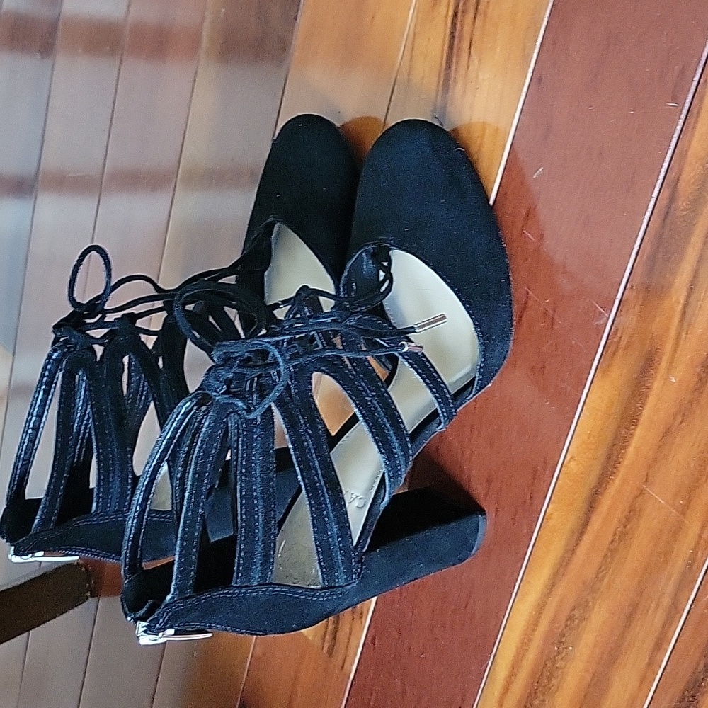 Womens pumps